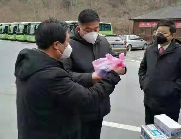 不忘初心勇继续，，，，，我是党员我先上