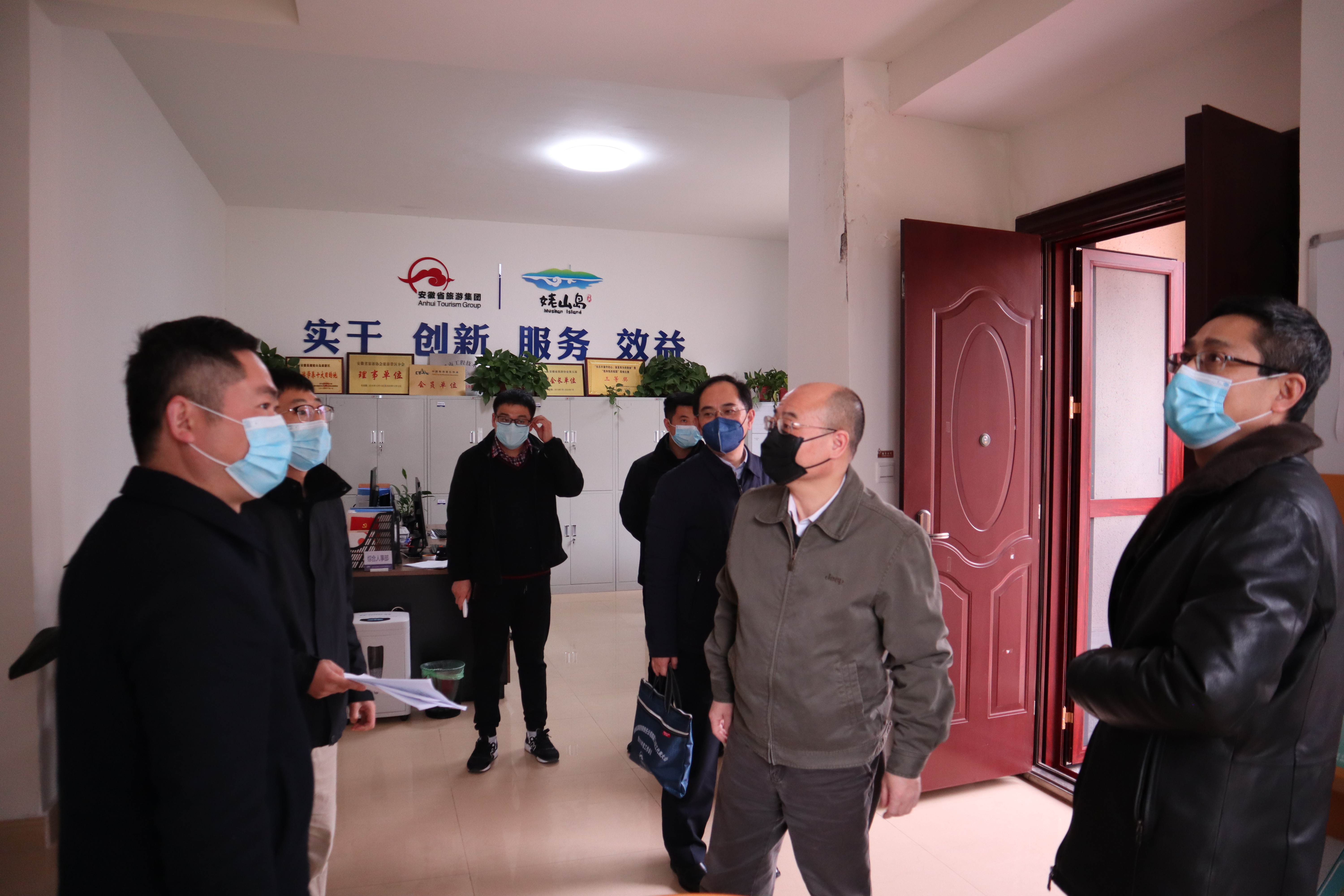 省尊龙凯时集团总司理张辉一行到姥山岛尊龙凯时生长公司调研复工复产及姥山岛项目推进事情